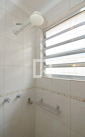 Casa à venda com 177m², 3 quartos e 6 vagas Casa à venda com 177m², 3 quartos e 6 vagasBanheiro Social