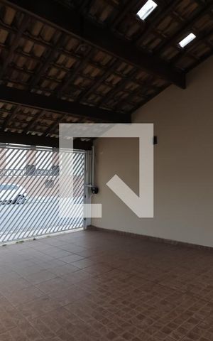 Casa à venda com 177m², 3 quartos e 6 vagas Casa à venda com 177m², 3 quartos e 6 vagasGaragem
