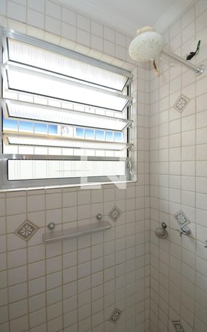Casa à venda com 177m², 3 quartos e 6 vagas Casa à venda com 177m², 3 quartos e 6 vagasBanheiro da Suíte