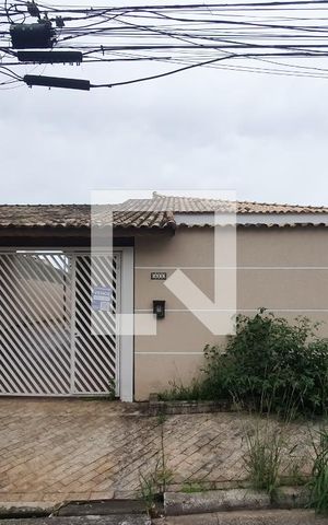 Casa à venda com 177m², 3 quartos e 6 vagas Casa à venda com 177m², 3 quartos e 6 vagasFachada