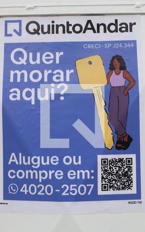 Casa à venda com 160m², 2 quartos e 4 vagasPlaca instalada do portão do imóvel