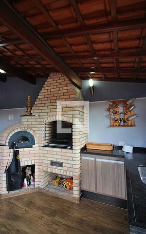Casa à venda com 236m², 3 quartos e 2 vagasEspaço Gourmet Churrasqueira