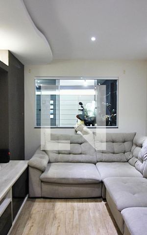 Casa à venda com 236m², 3 quartos e 2 vagasSala