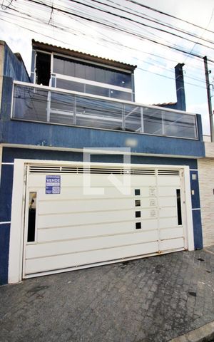 Casa à venda com 236m², 3 quartos e 2 vagasFachada