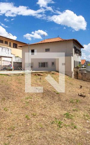 Casa à venda com 580m², 5 quartos e 6 vagasQuintal