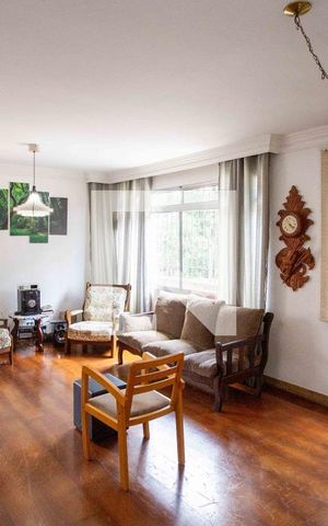 Casa à venda com 580m², 5 quartos e 6 vagasSala de TV