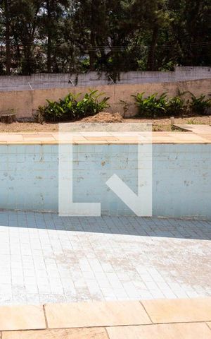 Casa à venda com 580m², 5 quartos e 6 vagasPiscina