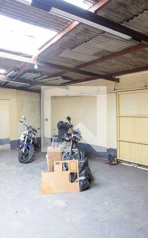 Casa à venda com 580m², 5 quartos e 6 vagasGaragem