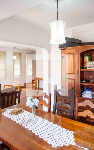 Casa à venda com 580m², 5 quartos e 6 vagasSala de Jantar
