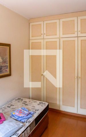 Casa à venda com 580m², 5 quartos e 6 vagasQuarto 2