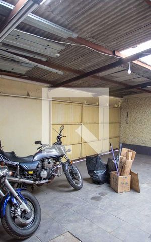 Casa à venda com 580m², 5 quartos e 6 vagasGaragem