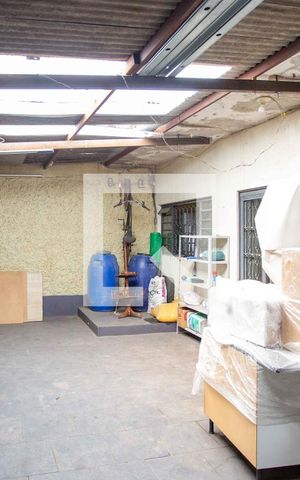 Casa à venda com 580m², 5 quartos e 6 vagasGaragem