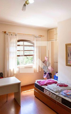 Casa à venda com 580m², 5 quartos e 6 vagasQuarto 2