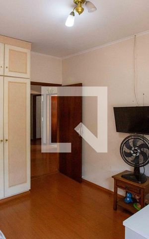 Casa à venda com 580m², 5 quartos e 6 vagasQuarto 2