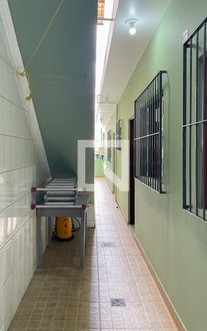 Casa à venda com 255m², 5 quartos e 2 vagas Casa à venda com 255m², 5 quartos e 2 vagasÁrea de Serviço - Casa 2