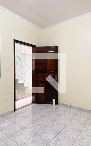 Casa à venda com 255m², 5 quartos e 2 vagas Casa à venda com 255m², 5 quartos e 2 vagasSala - Casa 2