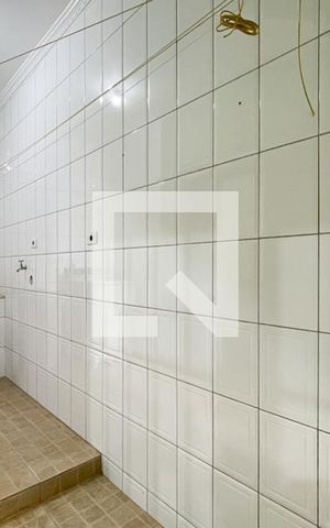 Casa à venda com 255m², 5 quartos e 2 vagas Casa à venda com 255m², 5 quartos e 2 vagasÁrea de Serviço - Casa 2