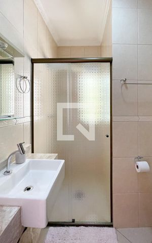 Casa à venda com 255m², 5 quartos e 2 vagas Casa à venda com 255m², 5 quartos e 2 vagasBanheiro da Suíte - Casa 1