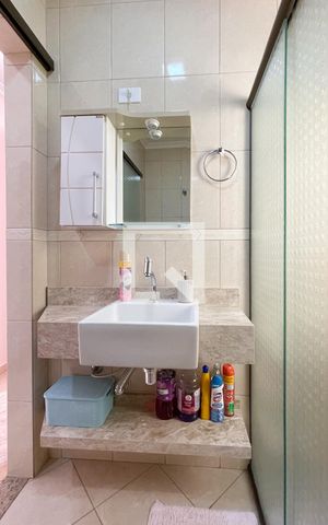Casa à venda com 255m², 5 quartos e 2 vagas Casa à venda com 255m², 5 quartos e 2 vagasBanheiro da Suíte - Casa 1