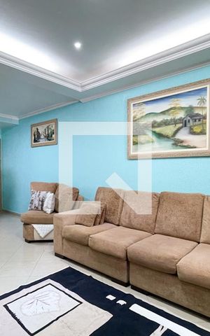 Casa à venda com 255m², 5 quartos e 2 vagas Casa à venda com 255m², 5 quartos e 2 vagasSala