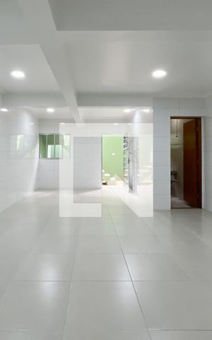 Casa à venda com 255m², 5 quartos e 2 vagas Casa à venda com 255m², 5 quartos e 2 vagasSalão de festas