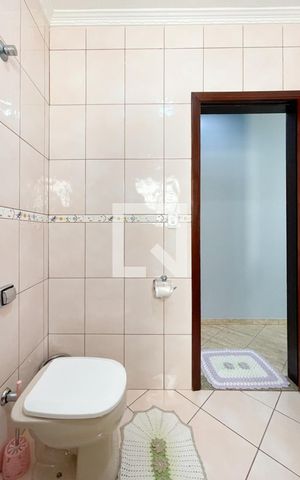 Casa à venda com 255m², 5 quartos e 2 vagas Casa à venda com 255m², 5 quartos e 2 vagasBanheiro 1 - Casa 1
