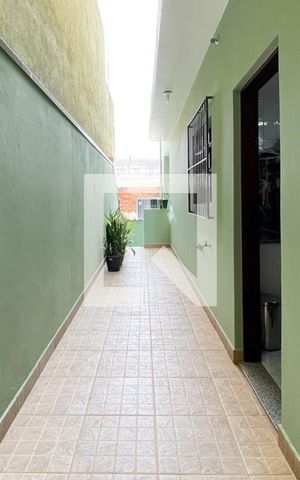Casa à venda com 255m², 5 quartos e 2 vagas Casa à venda com 255m², 5 quartos e 2 vagasQuintal