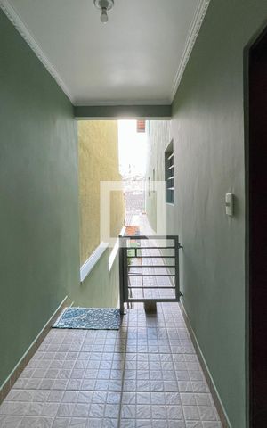 Casa à venda com 255m², 5 quartos e 2 vagas Casa à venda com 255m², 5 quartos e 2 vagasEntrada