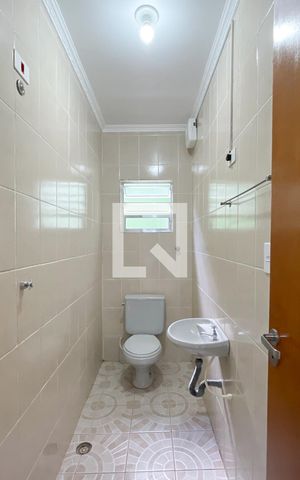 Casa à venda com 255m², 5 quartos e 2 vagas Casa à venda com 255m², 5 quartos e 2 vagasLavabo