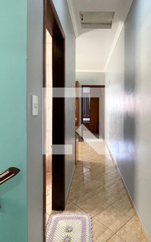 Casa à venda com 255m², 5 quartos e 2 vagas Casa à venda com 255m², 5 quartos e 2 vagasCorredor Quartos - Casa 1