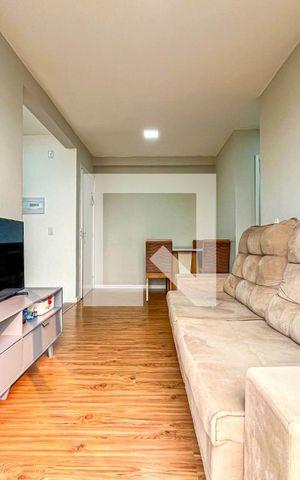 Apartamento à venda com 79m², 2 quartos e 1 vaga Apartamento à venda com 79m², 2 quartos e 1 vagaSala