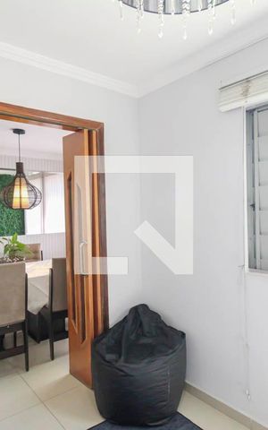 Apartamento à venda com 47m², 2 quartos e sem vaga Apartamento à venda com 47m², 2 quartos e sem vagaSala de TV