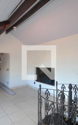 Casa para alugar com 292m², 4 quartos e 3 vagas Casa para alugar com 292m², 4 quartos e 3 vagasTerraço