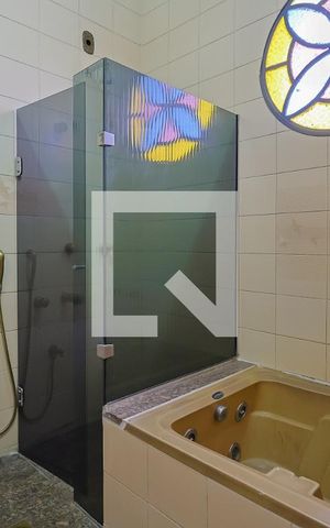 Casa à venda com 360m², 3 quartos e 4 vagasBanheiro da Suíte