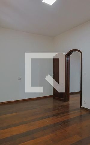 Casa à venda com 360m², 3 quartos e 4 vagasQuarto 3 - Suíte