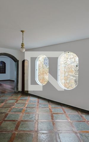 Casa à venda com 360m², 3 quartos e 4 vagasSala