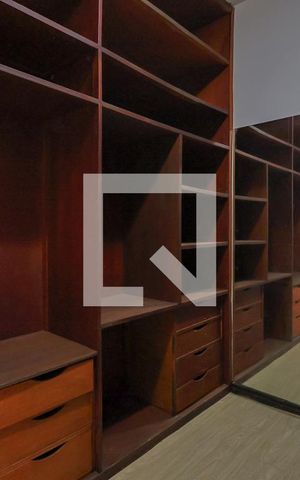 Casa à venda com 360m², 3 quartos e 4 vagasCloset da suíte