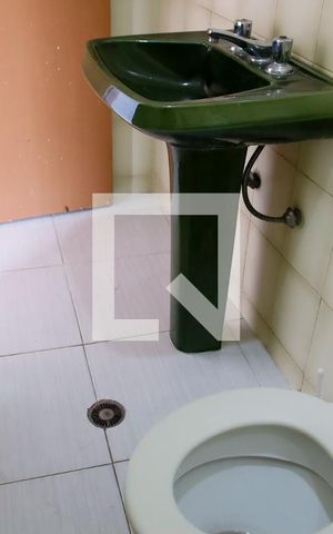 Casa à venda com 170m², 2 quartos e 2 vagas Casa à venda com 170m², 2 quartos e 2 vagasBanheiro