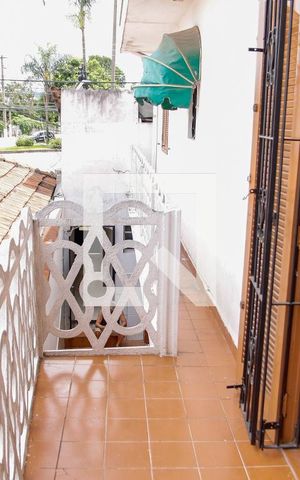 Casa à venda com 170m², 2 quartos e 2 vagas Casa à venda com 170m², 2 quartos e 2 vagasSacada