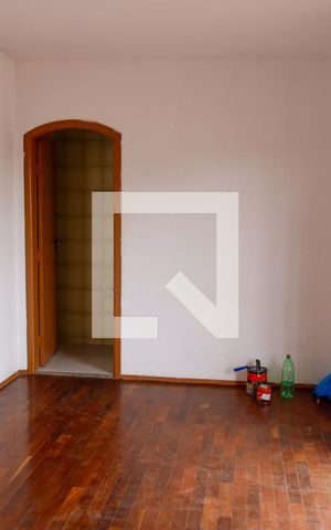 Casa à venda com 170m², 2 quartos e 2 vagas Casa à venda com 170m², 2 quartos e 2 vagasQuarto 2 - Suíte