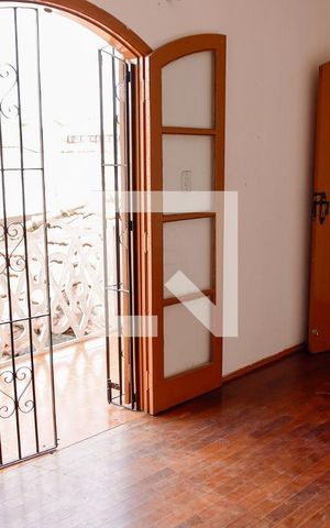 Casa à venda com 170m², 2 quartos e 2 vagas Casa à venda com 170m², 2 quartos e 2 vagasQuarto 2 - Suíte