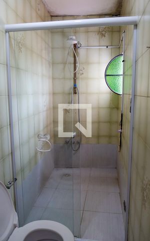 Casa à venda com 170m², 2 quartos e 2 vagas Casa à venda com 170m², 2 quartos e 2 vagasBanheiro