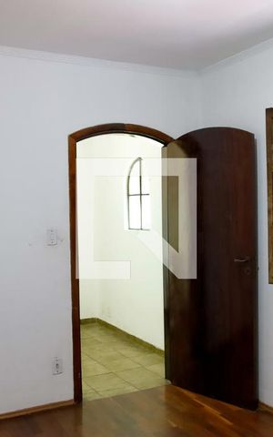 Casa à venda com 170m², 2 quartos e 2 vagas Casa à venda com 170m², 2 quartos e 2 vagasQuarto 1