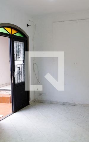 Casa à venda com 170m², 2 quartos e 2 vagas Casa à venda com 170m², 2 quartos e 2 vagassala