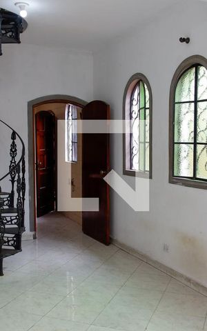 Casa à venda com 170m², 2 quartos e 2 vagas Casa à venda com 170m², 2 quartos e 2 vagassala