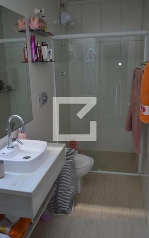 Casa à venda com 218m², 3 quartos e 2 vagasBanheiro 2