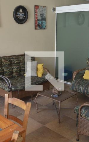 Casa à venda com 218m², 3 quartos e 2 vagasÁrea comum - Churrasqueira