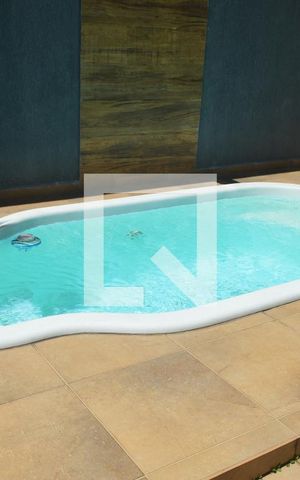 Casa à venda com 218m², 3 quartos e 2 vagasPiscina