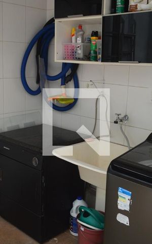 Casa à venda com 218m², 3 quartos e 2 vagasÁrea de Serviço