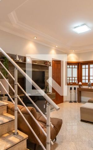 Casa à venda com 185m², 3 quartos e 3 vagas Casa à venda com 185m², 3 quartos e 3 vagasSala
